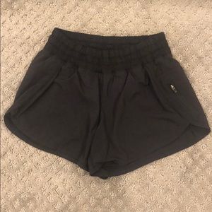 Lululemon Tracker Short 4”